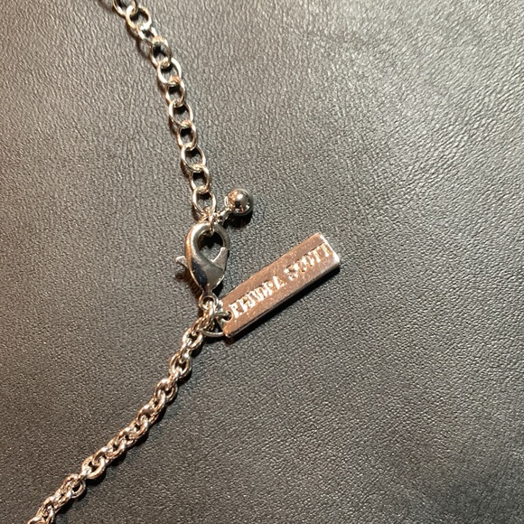 Kendra Scott Kinley Necklace - Picture 2 of 4